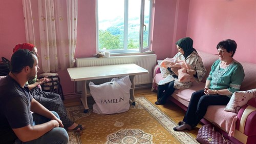   Kaymakamımız Sayın Şeyma AKTAŞ "Hoş Geldin Bebek" Projesi Kapsamında Aile Ziyaretinde Bulundu