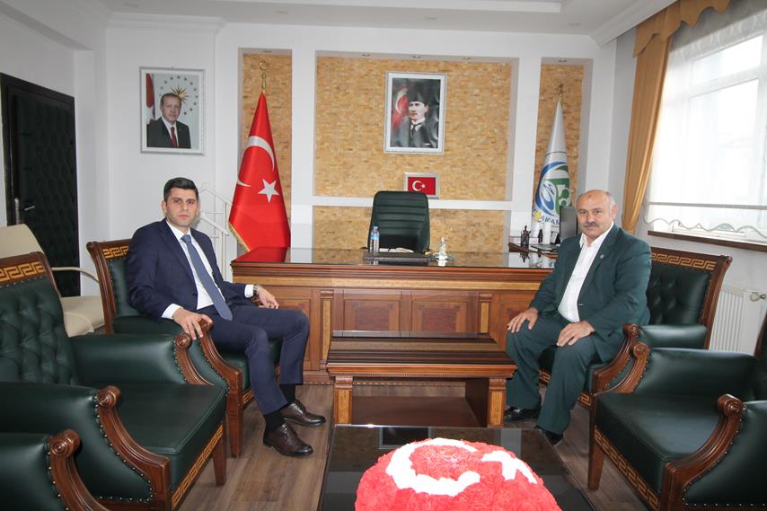 İlçemiz Belediye Başkanı Beytullah GEÇTAN Kaymakamımız Sayın Murat KARNAP'ı Makamında Ziyaret Etti.
